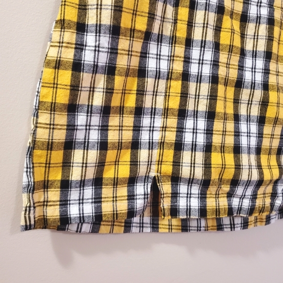 Hollister - Ultra High-Rise Yellow Plaid Skirt (with Pockets) - Picture 3 of 7